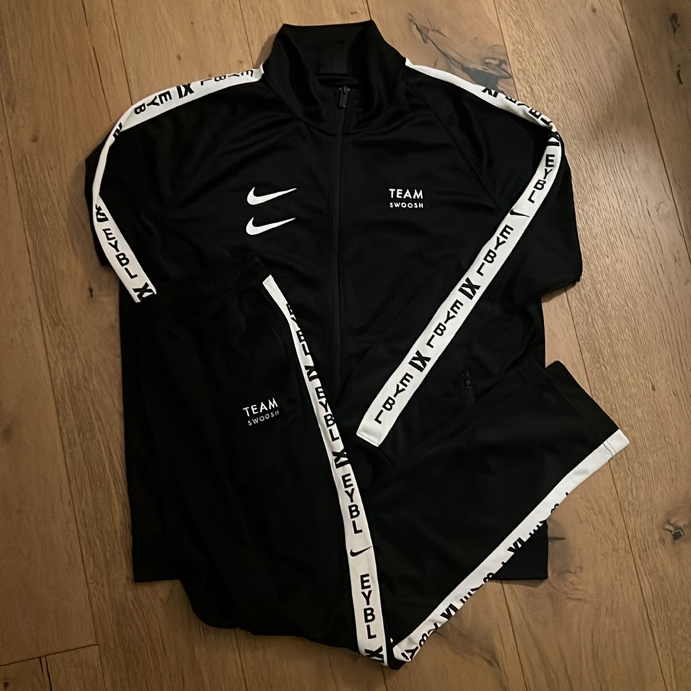 Never worn Full Nike EYBL Basketball track suit